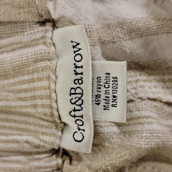 𝅺croft & Barrow Lightweight Striped Capri Size Small - Picture 9 of 11